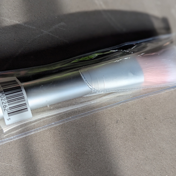 RMS Beauty Skin2Skin Powder Blush Brush - Picture 8 of 14